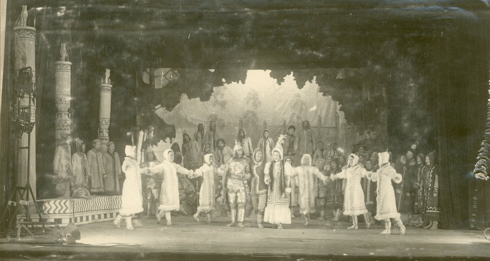 29. Сотый ДЖулуруйар. 1943г. Юрюн Уолан Туйарыма и народ
