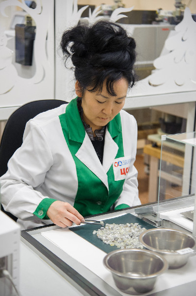 Weighing the diamonds in Diamond Sorting Center Mirny 2