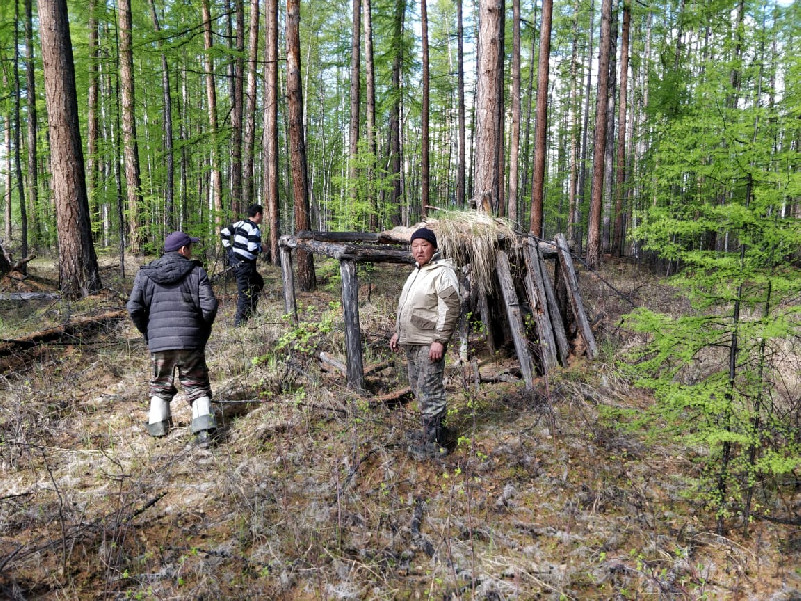 Магадаан сахалара былыргы саха ете5ун керереллер