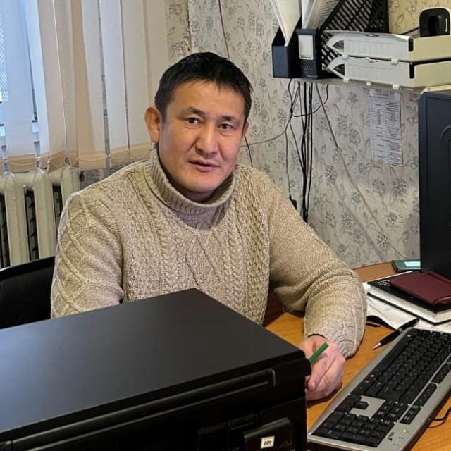 Айаал Неустроев