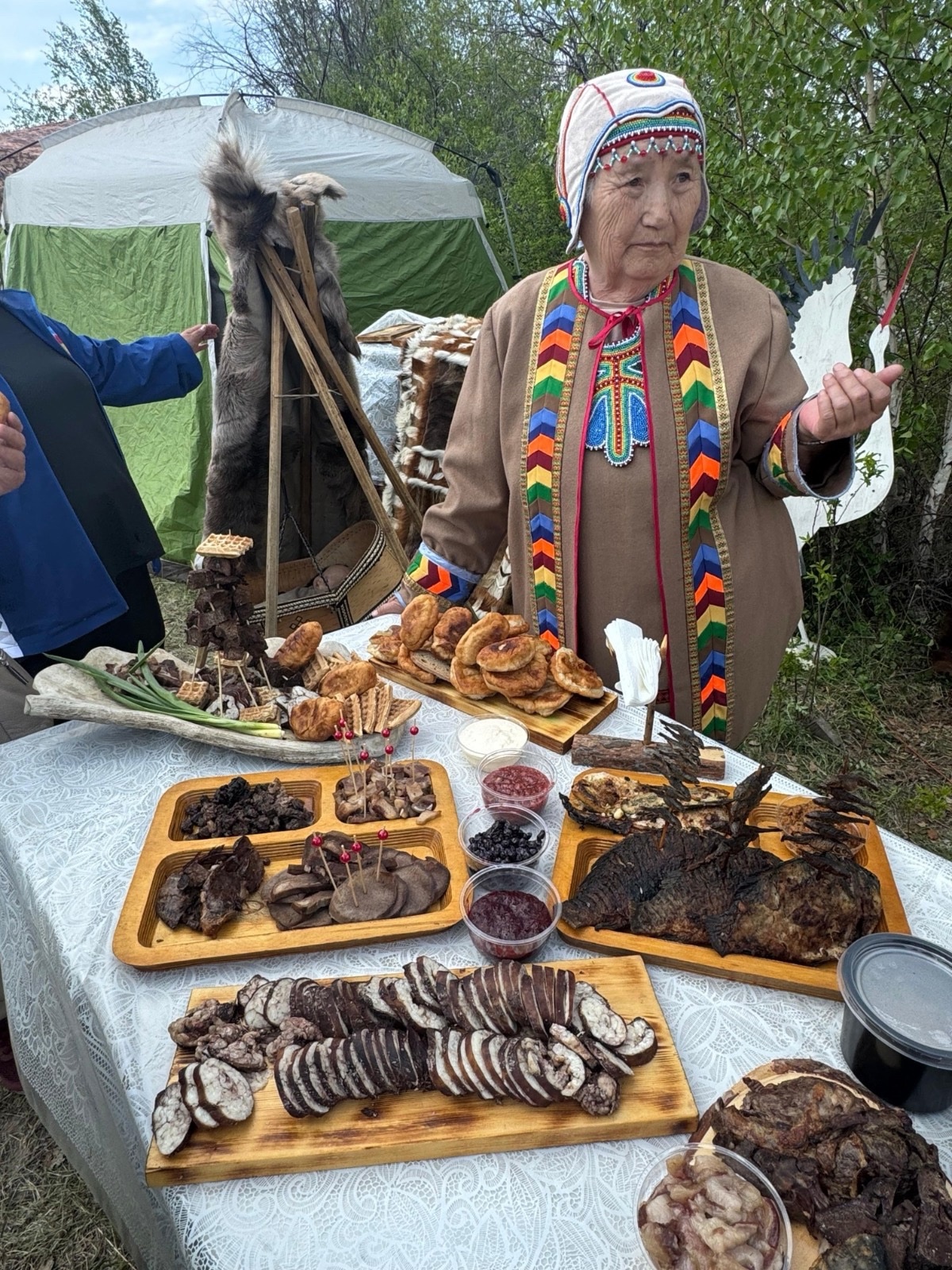 FTuosBuQiU
