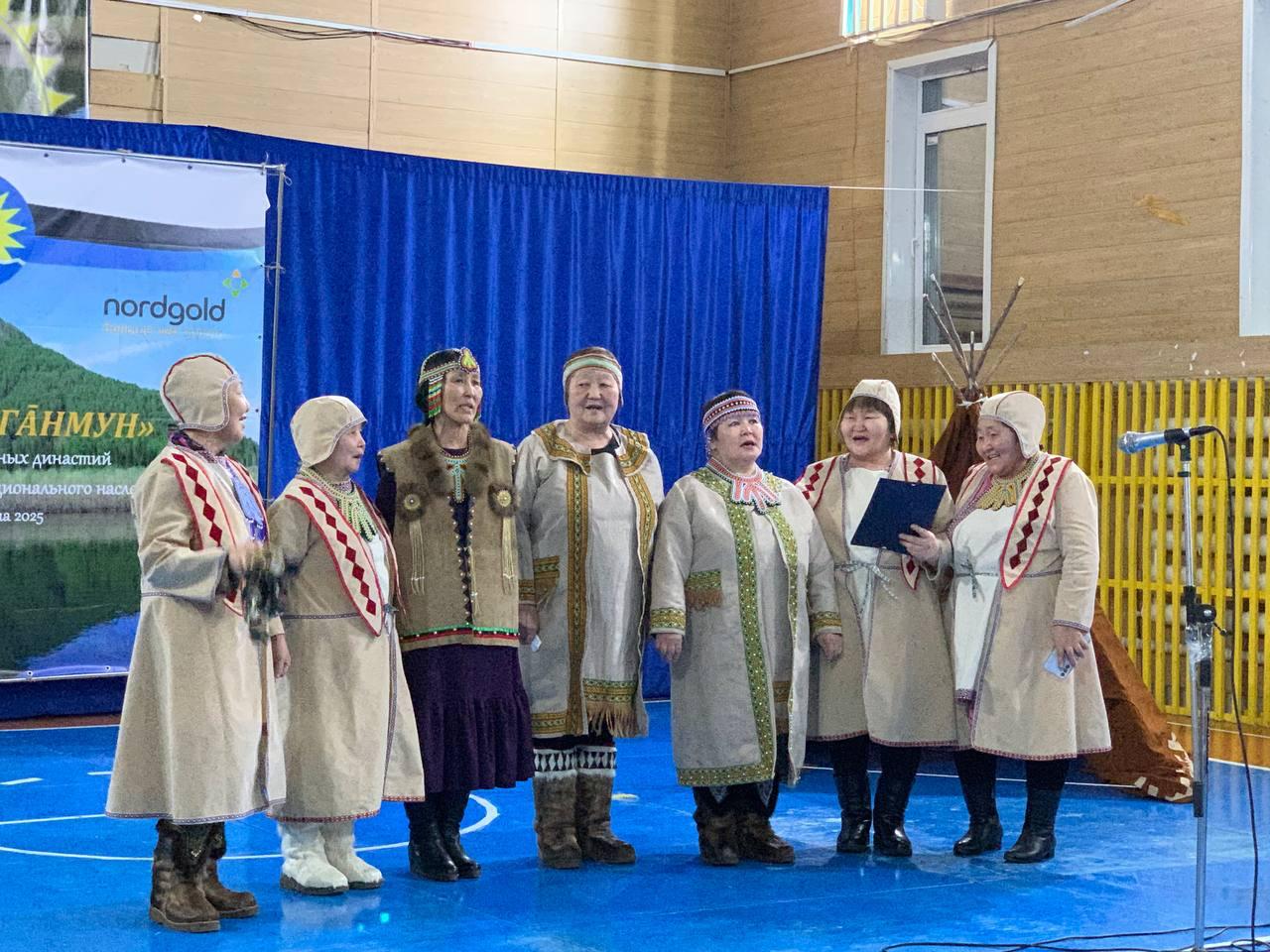 Ансамбль местных жителей