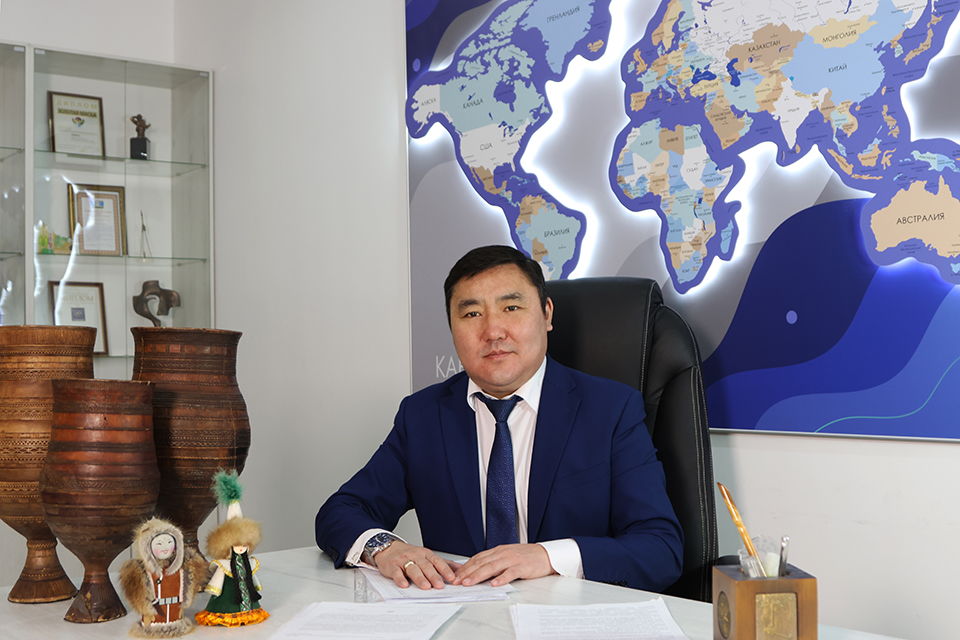Петр Макаров