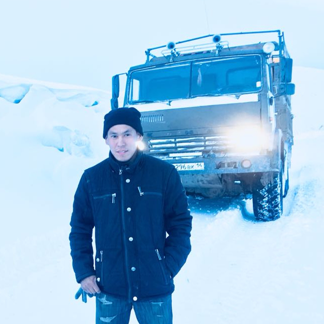 Роман Сан